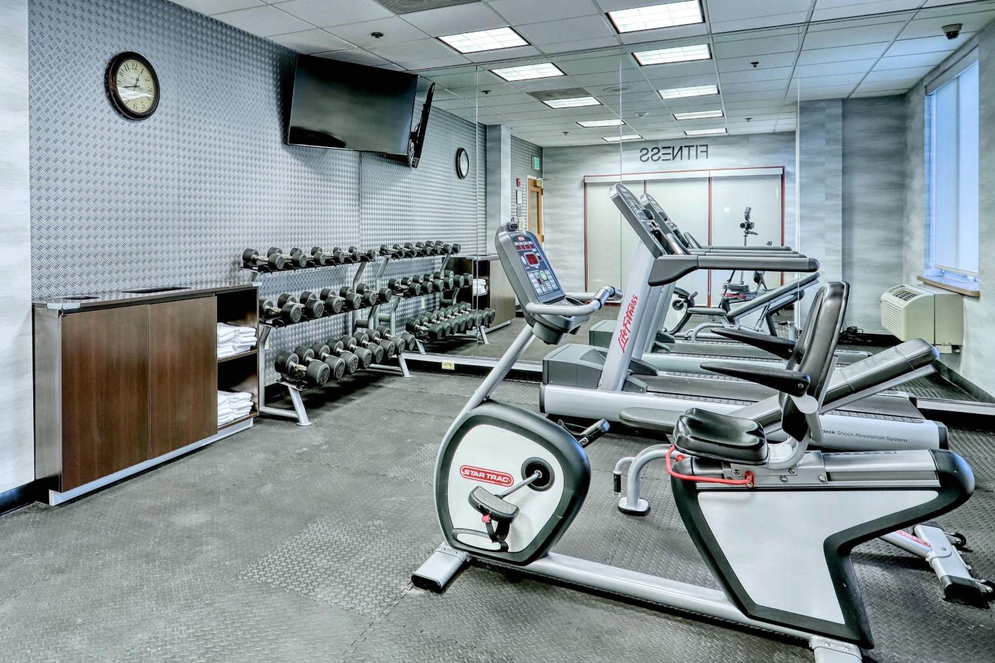 Fairfield Inn & Suites Woodbridge Авенел Экстерьер фото