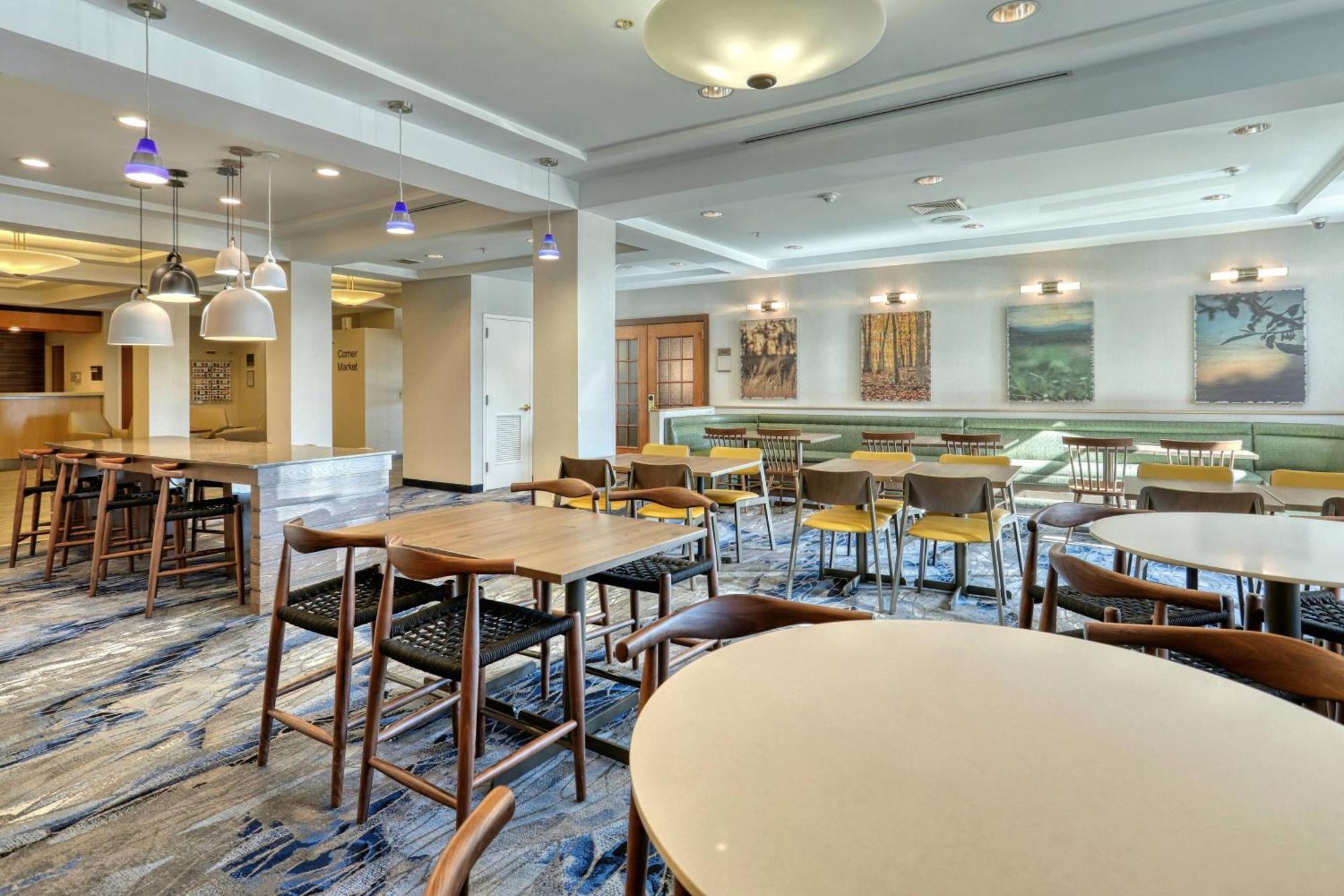 Fairfield Inn & Suites Woodbridge Авенел Экстерьер фото