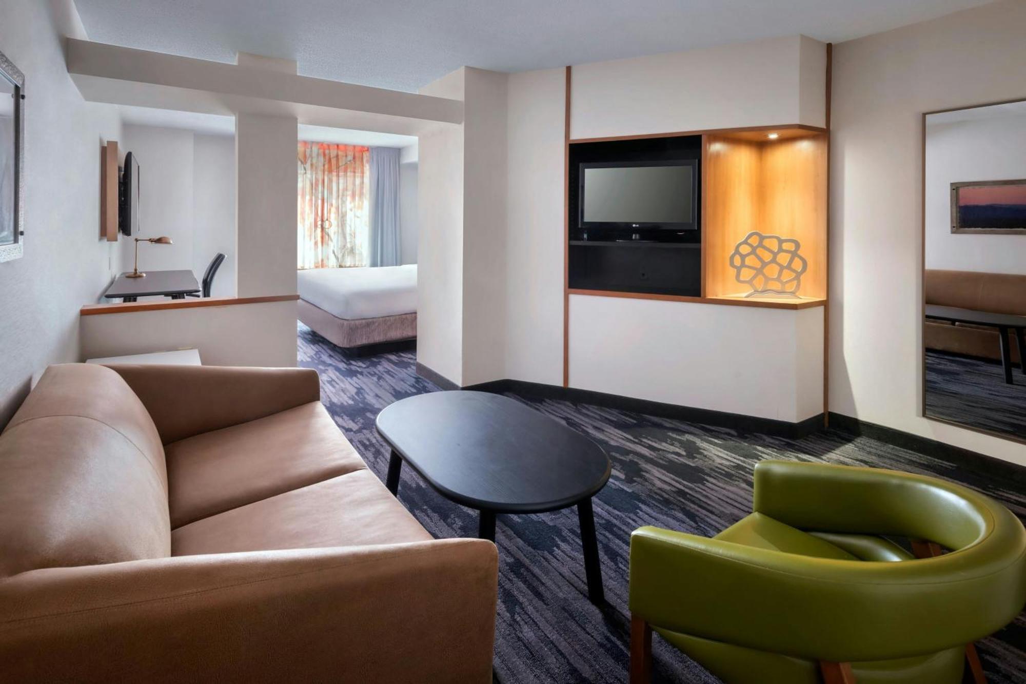Fairfield Inn & Suites Woodbridge Авенел Экстерьер фото