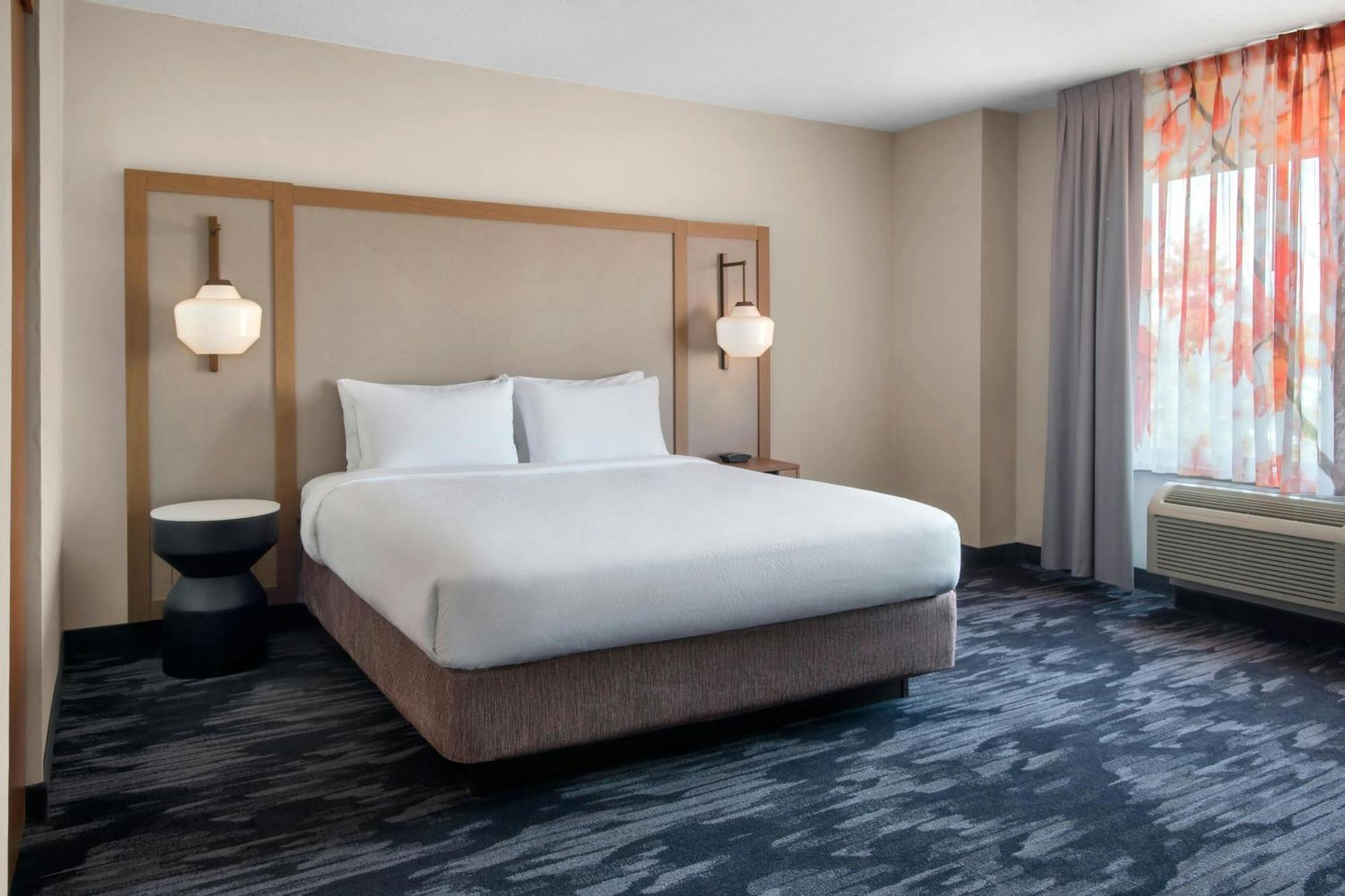 Fairfield Inn & Suites Woodbridge Авенел Экстерьер фото