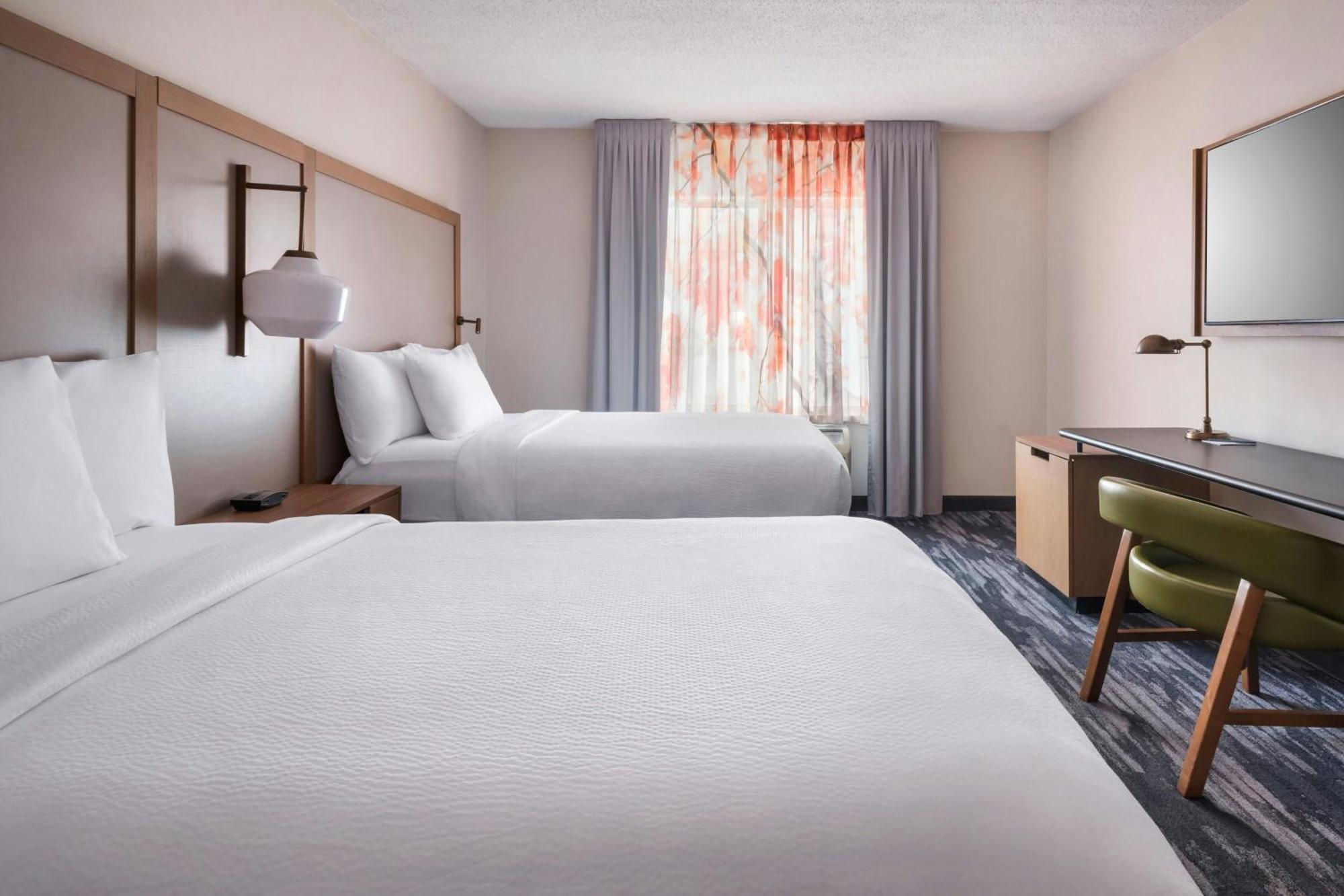 Fairfield Inn & Suites Woodbridge Авенел Экстерьер фото